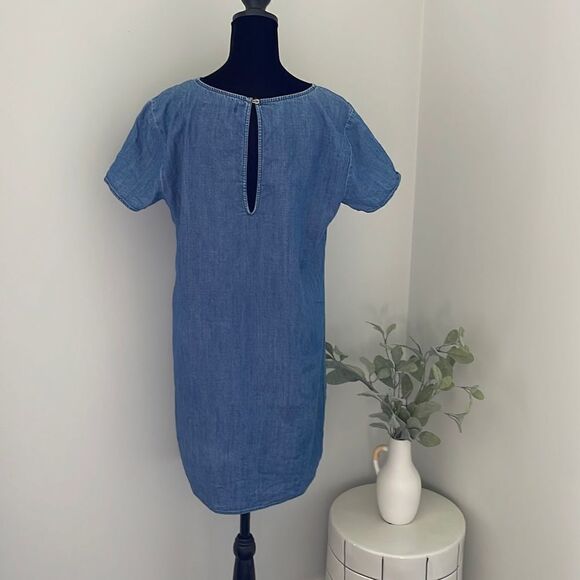 Abercrombie and Fitch Denim Sheath Dress. Size Medium w/embroidered flowers - Picture 5 of 9